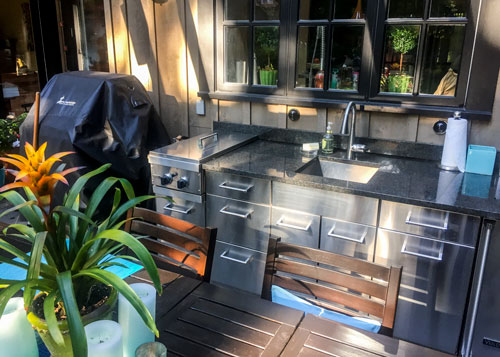 Outdoor Kitchen